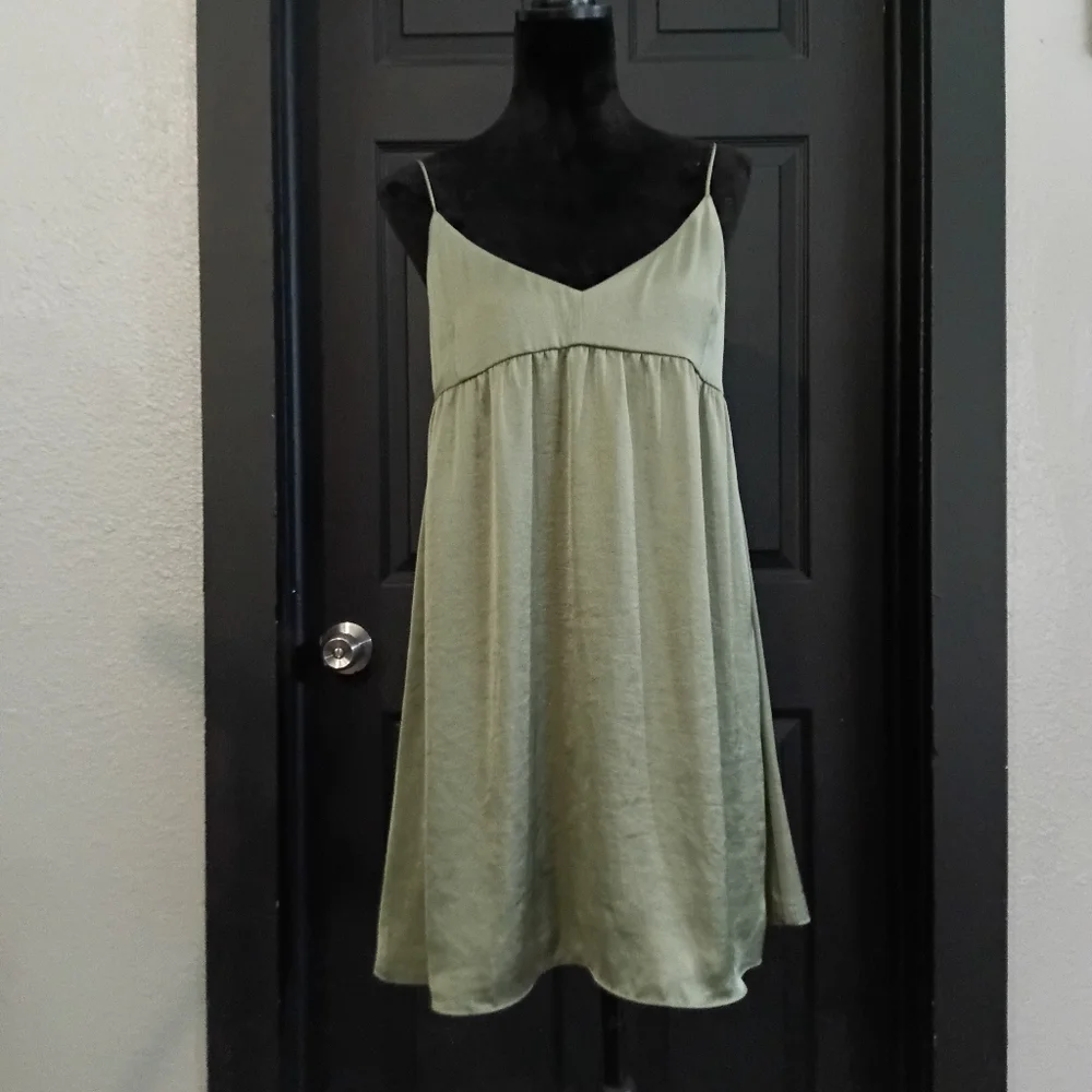 Wilfred x Aritzia Sz. M Bosana Green Lover Satin Babydoll Mini Dress